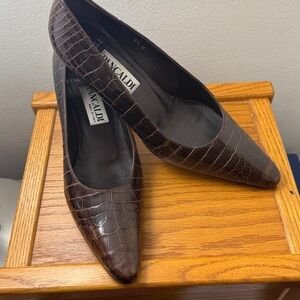 CROCO Pancaldi. Made in Italy. Kitten heel pumps. A classic WORN. Genuine croco